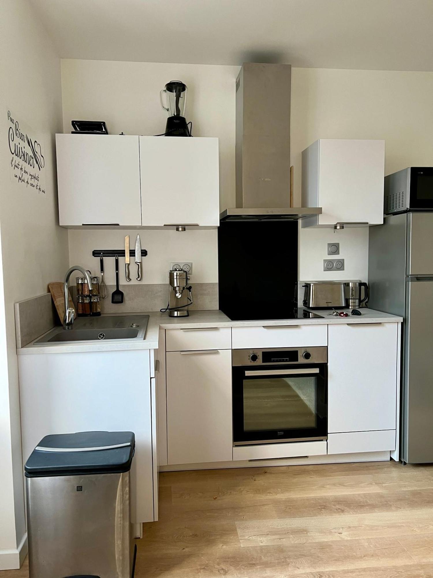Cosy Proche Commerces Et Naval Group Apartment