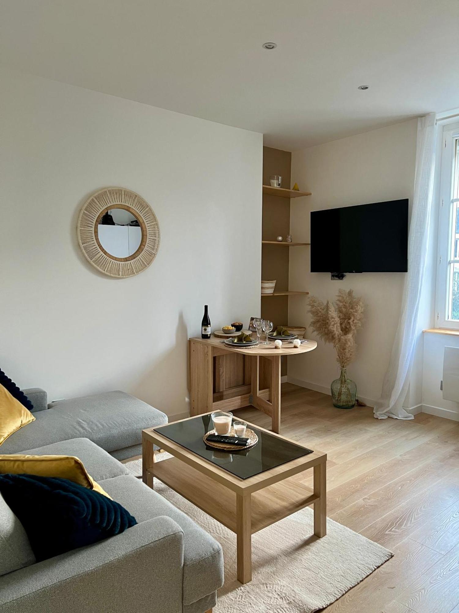 Cosy Proche Commerces Et Naval Group *